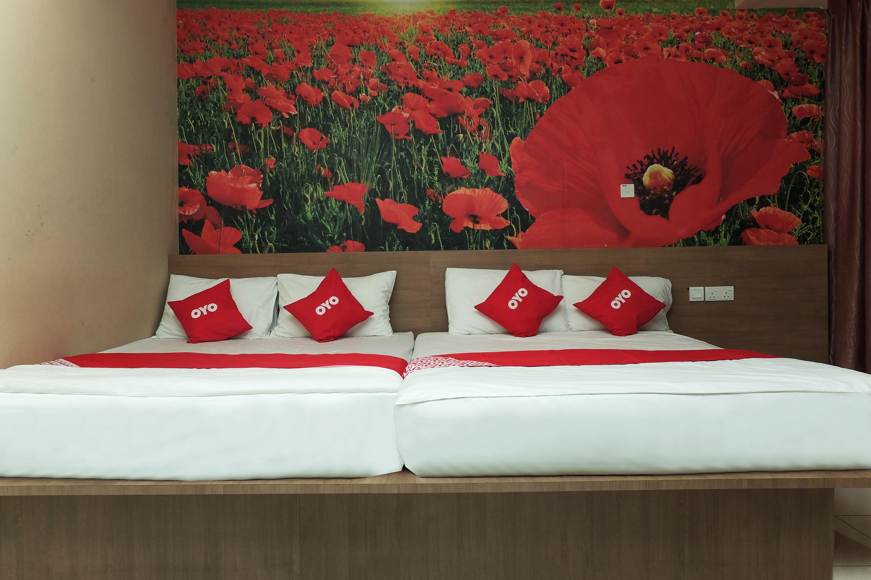 Super Oyo 89930 Golden Guest House Hotel 2*