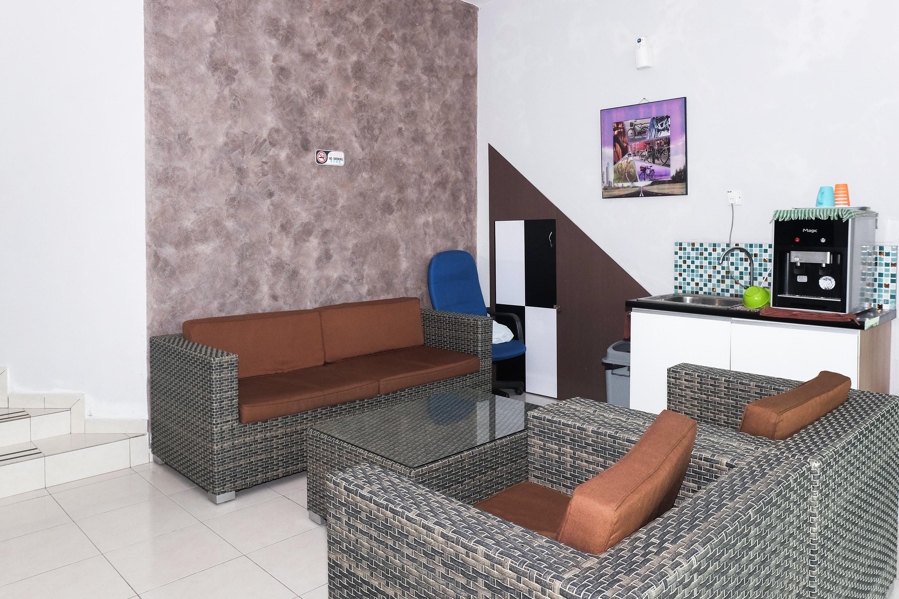 Super Oyo 89930 Golden Guest House 2* Kuantan