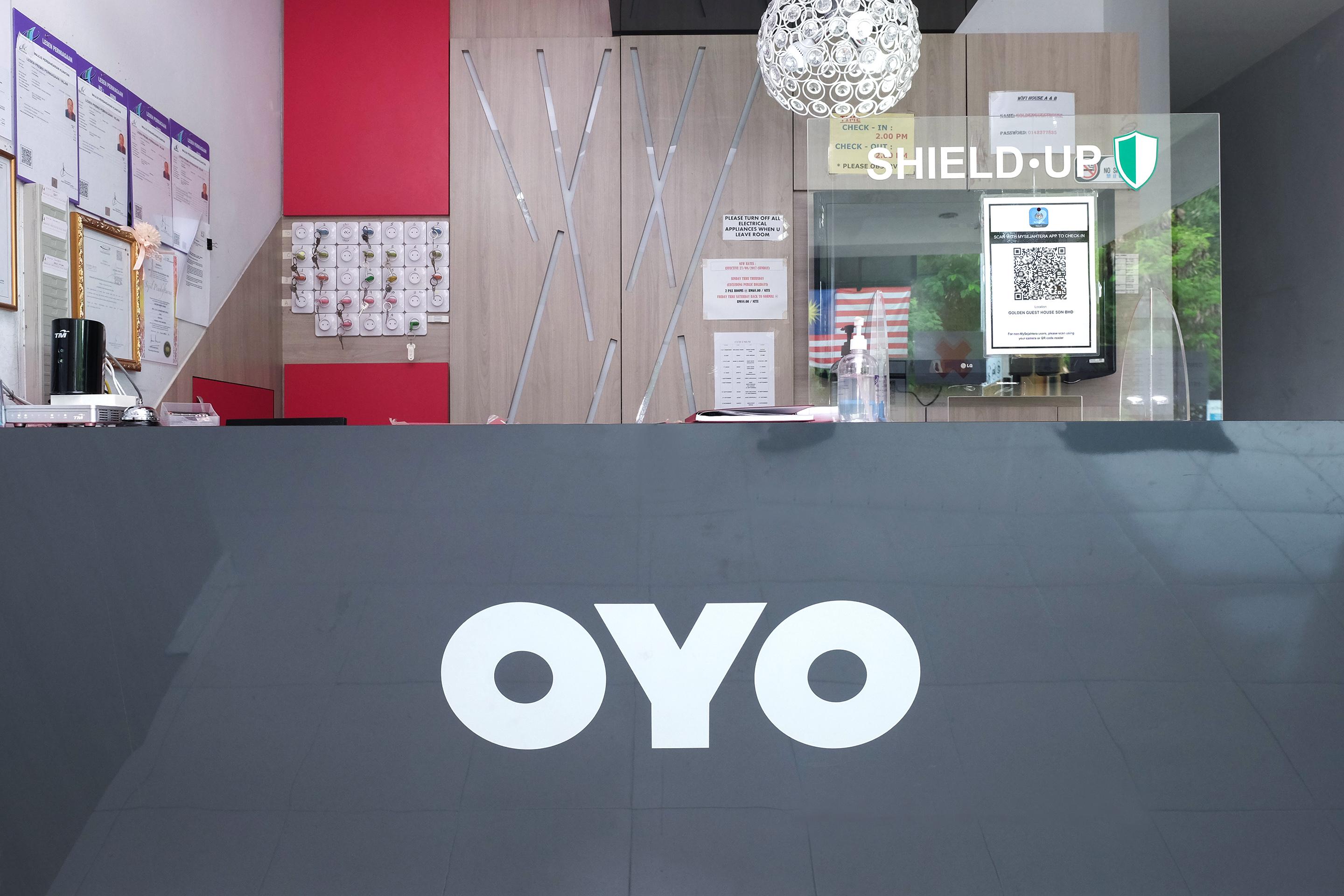 Super Oyo 89930 Golden Guest House Hotel