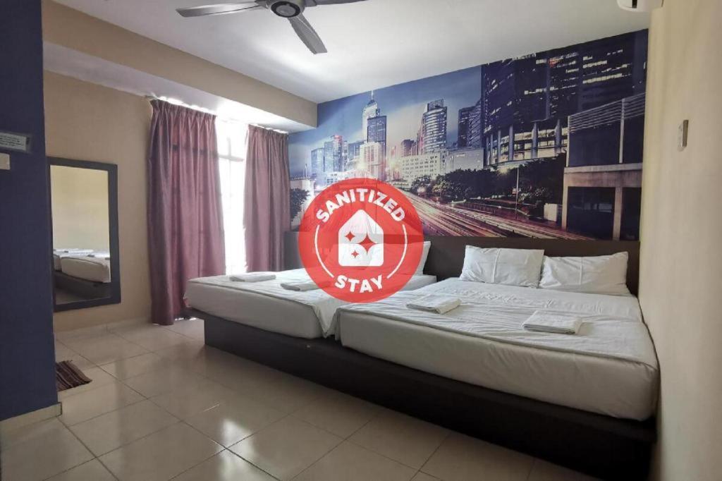 Hotel Super Oyo 89930 Golden Guest House 2*